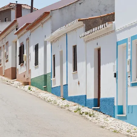 Townhouse Da Amarela * Budens