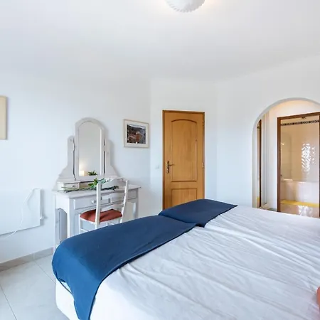 Townhouse Da Amarela Hébergement de vacances Budens